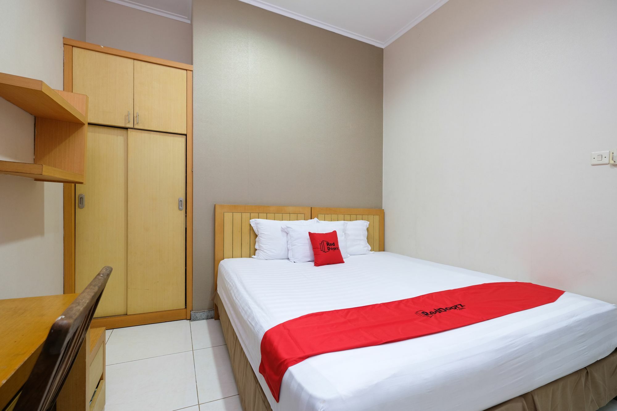 Reddoorz Plus Near Simpang Lima Semarang Exterior foto
