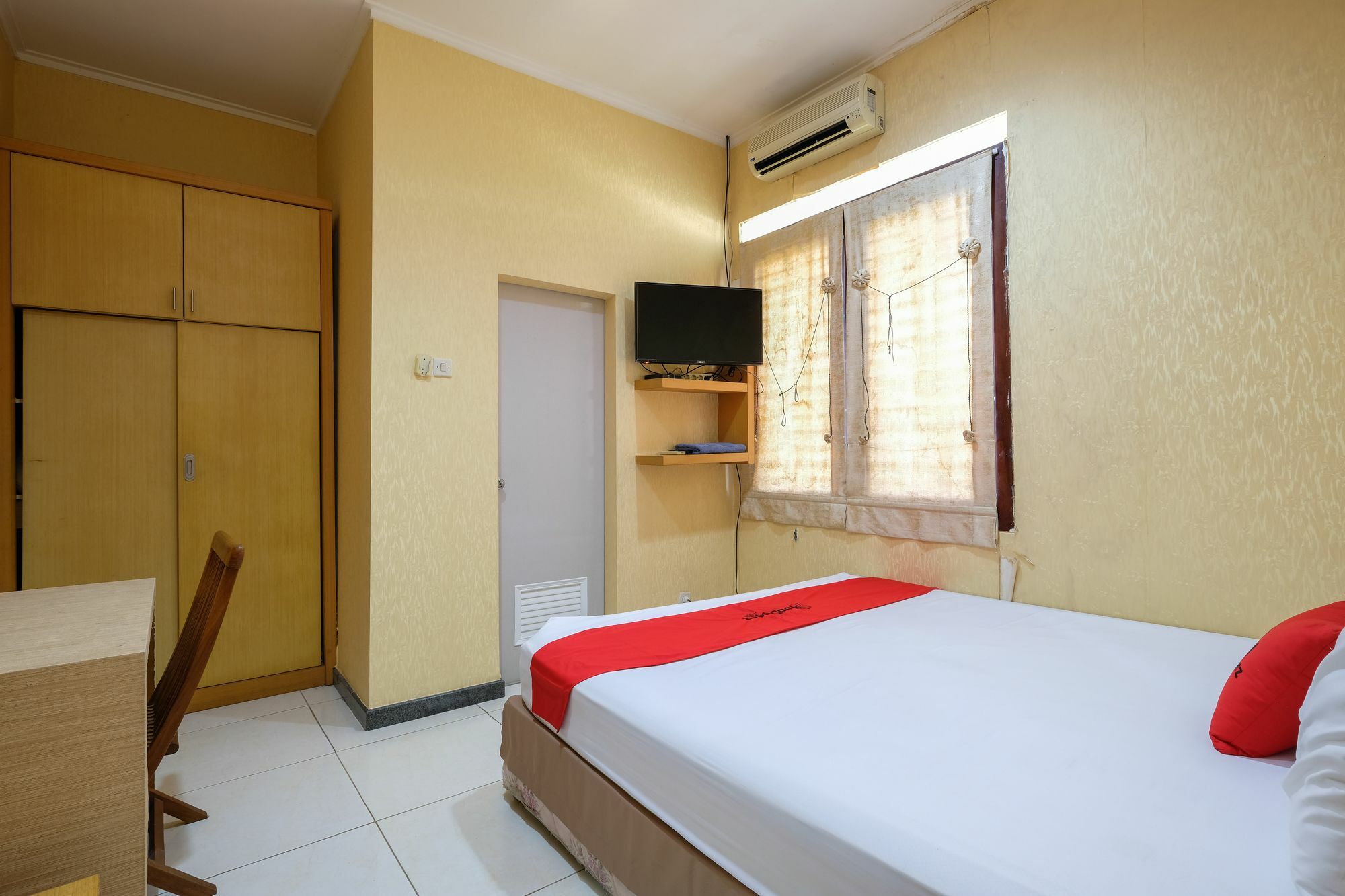 Reddoorz Plus Near Simpang Lima Semarang Exterior foto